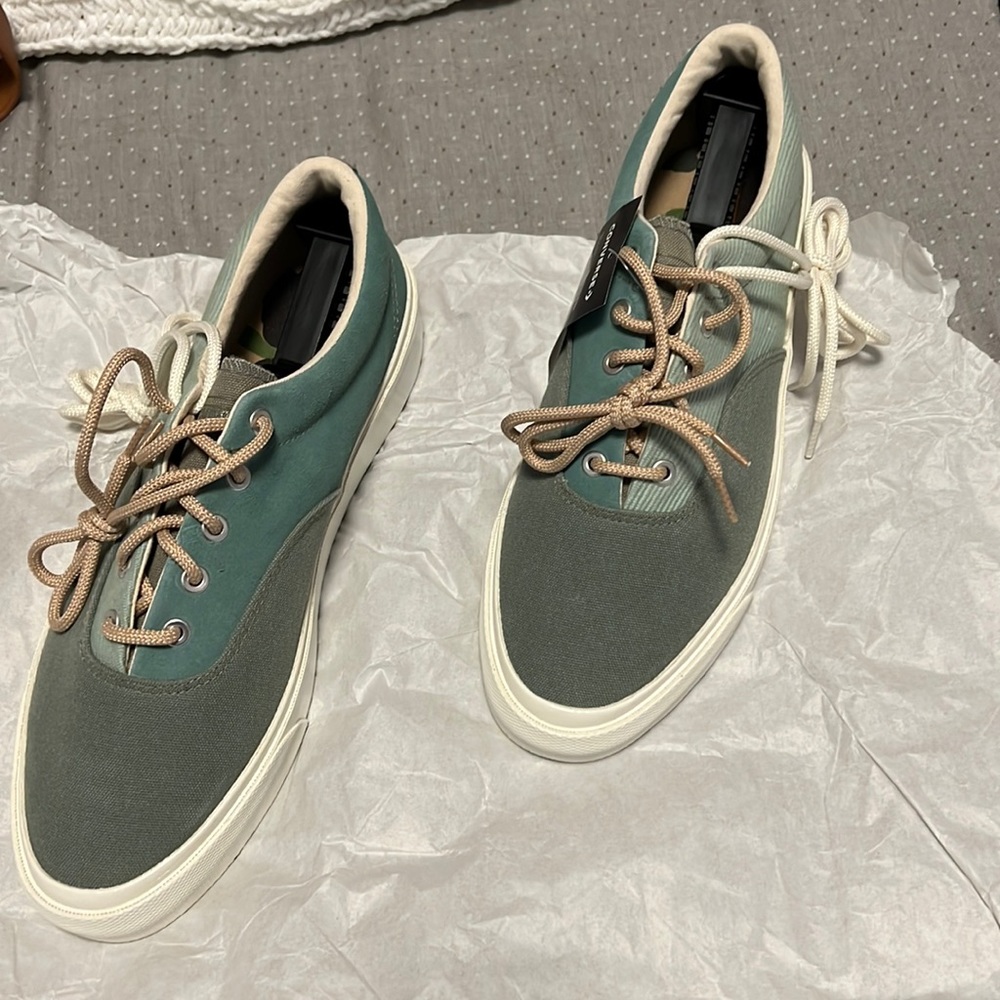 Brand New Sz 10 Converse Skid Grip Low ‘Malachite Green’ No Box extra Laces
